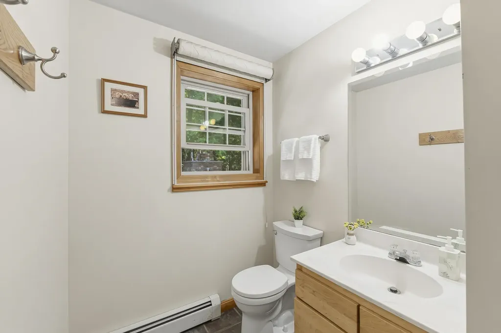32 Fieldstone Drive West Gardiner ME 04345