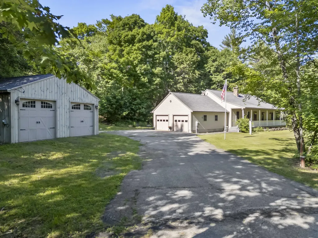 32 Fieldstone Drive West Gardiner ME 04345