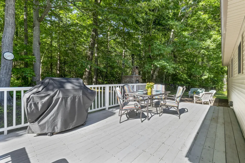 32 Fieldstone Drive West Gardiner ME 04345