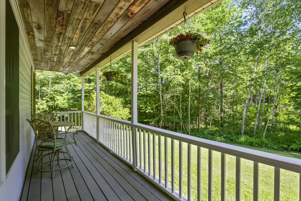 32 Fieldstone Drive West Gardiner ME 04345