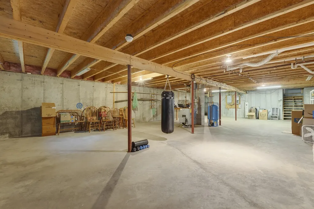 32 Fieldstone Drive West Gardiner ME 04345