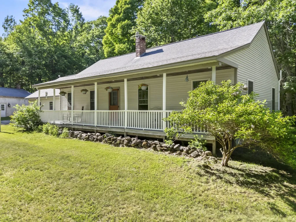 32 Fieldstone Drive West Gardiner ME 04345