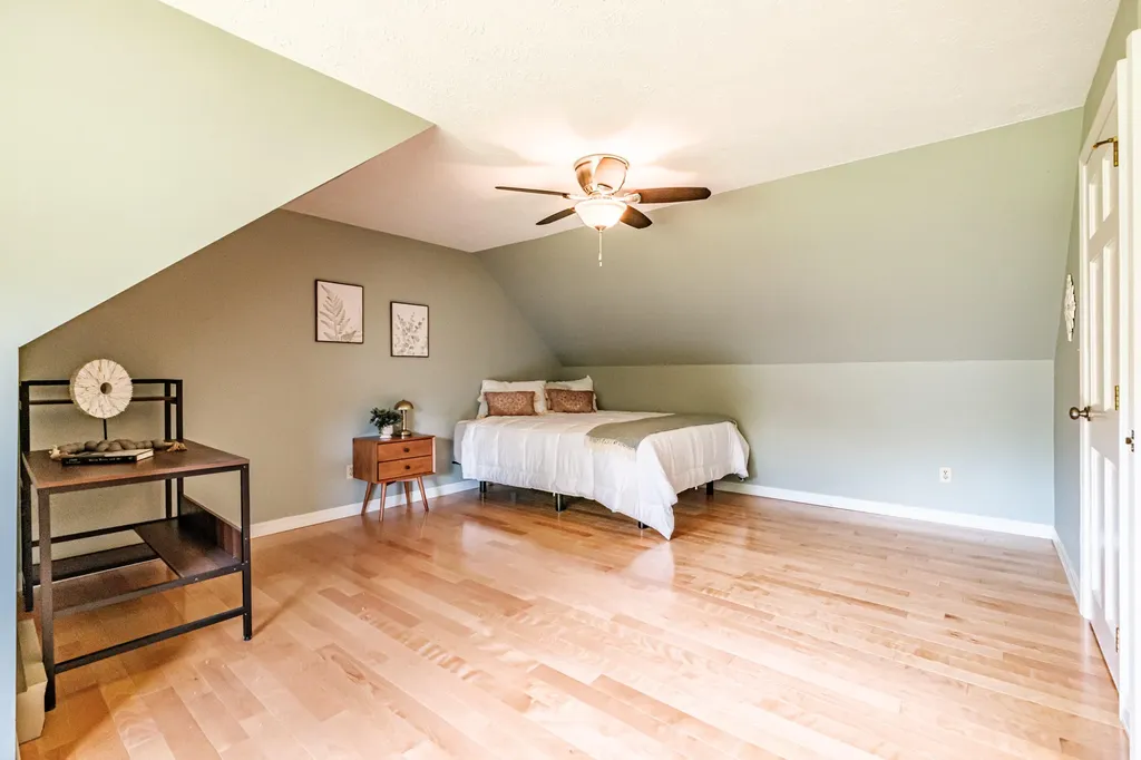 17 Old Carriage Road Auburn ME 04210