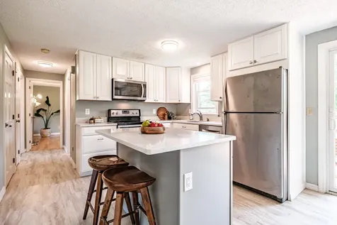 17 Old Carriage Road Auburn ME 04210