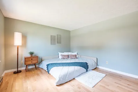 17 Old Carriage Road Auburn ME 04210