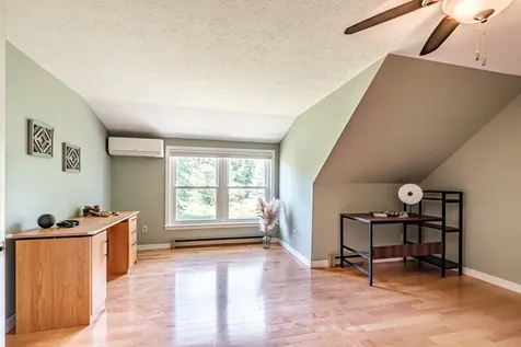 17 Old Carriage Road Auburn ME 04210