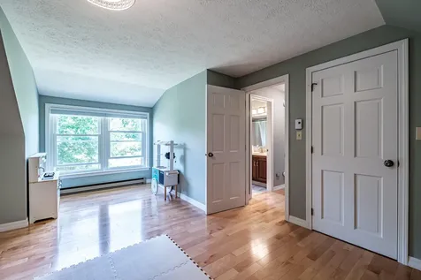 17 Old Carriage Road Auburn ME 04210