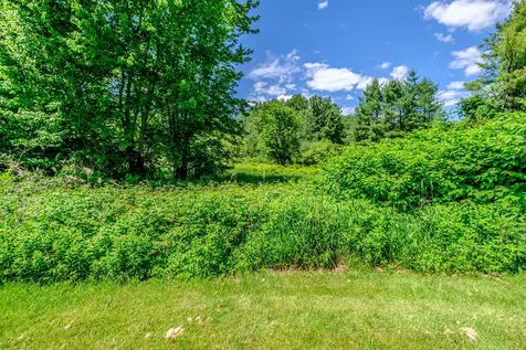 17 Old Carriage Road Auburn ME 04210