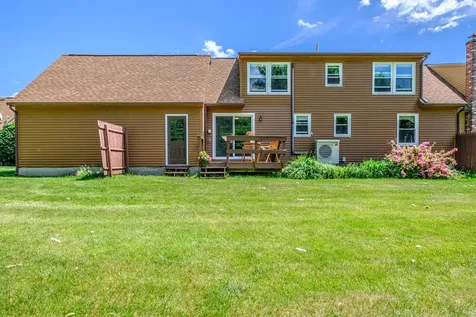 17 Old Carriage Road Auburn ME 04210