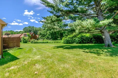 17 Old Carriage Road Auburn ME 04210