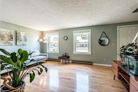 17 Old Carriage Road Auburn ME 04210