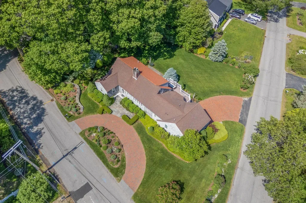 1 Ledgewood Lane Cape Elizabeth ME 04107