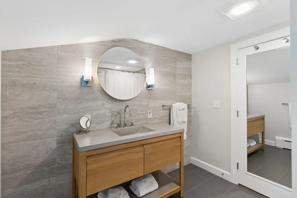 1 Ledgewood Lane Cape Elizabeth ME 04107