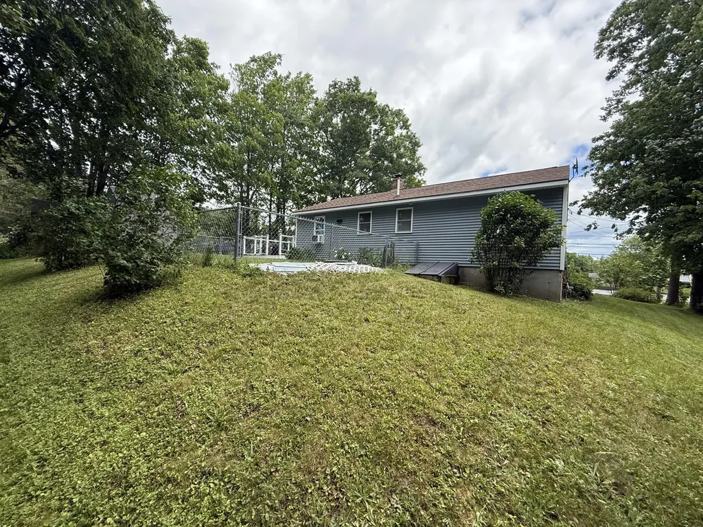 528 Roosevelt Trail Windham ME 04062