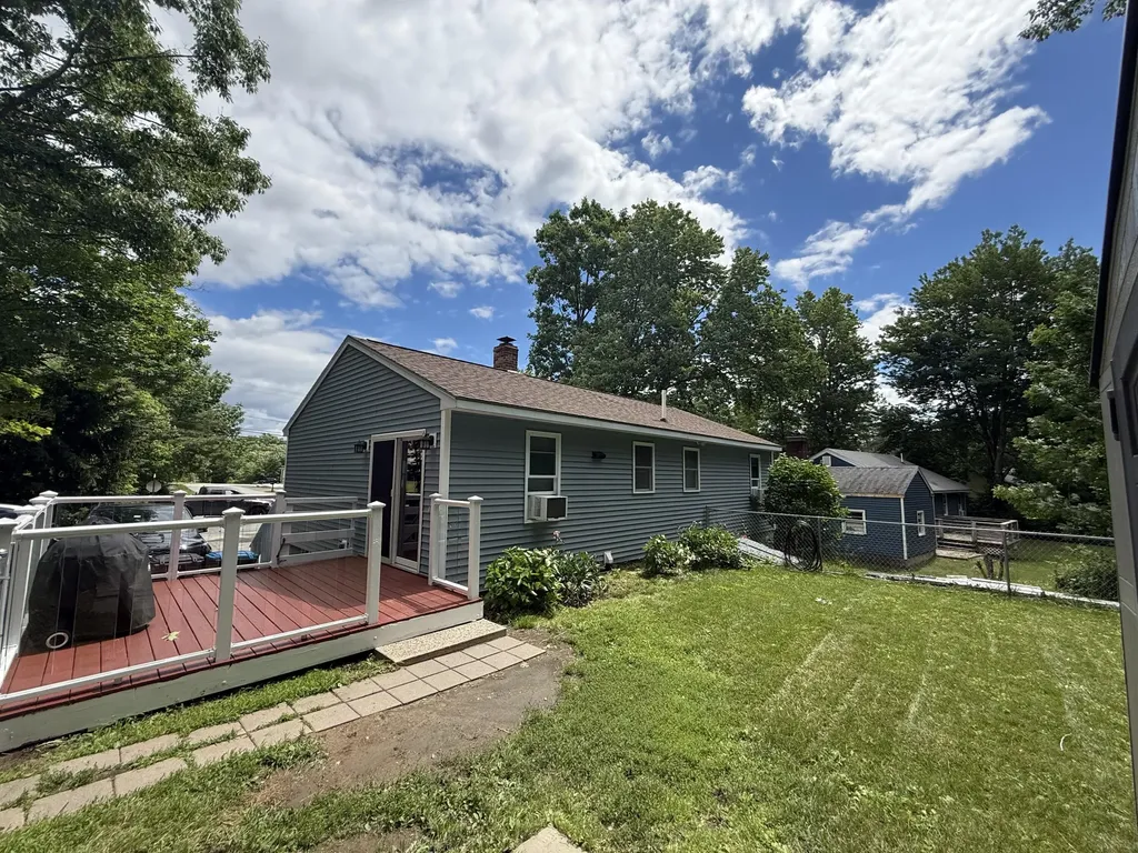 528 Roosevelt Trail Windham ME 04062