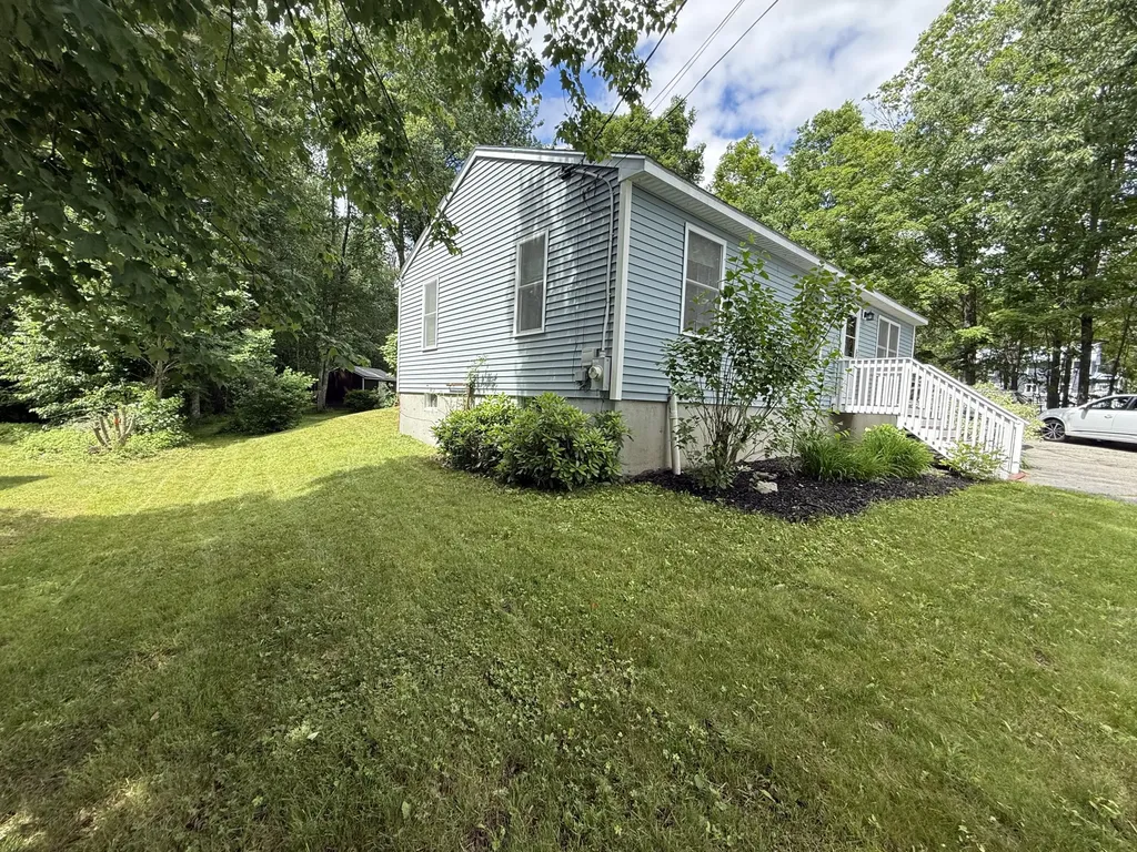 528 Roosevelt Trail Windham ME 04062