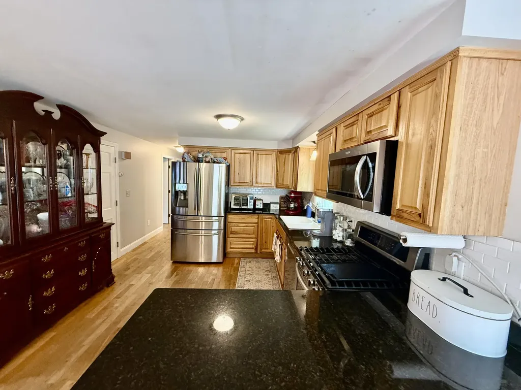 528 Roosevelt Trail Windham ME 04062