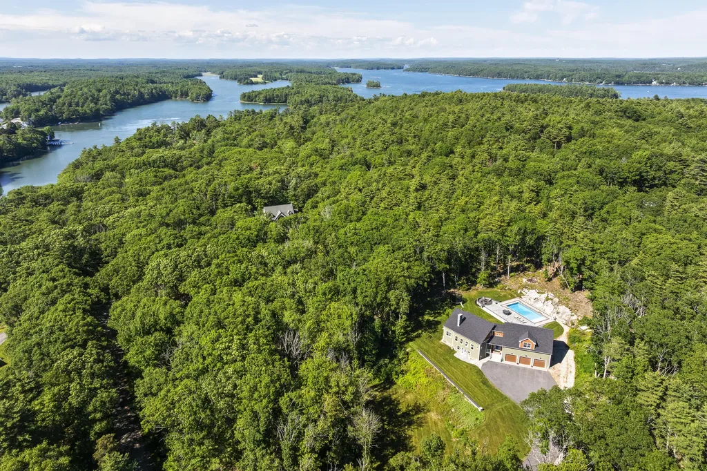 34 Stonewall Road Harpswell ME 04079