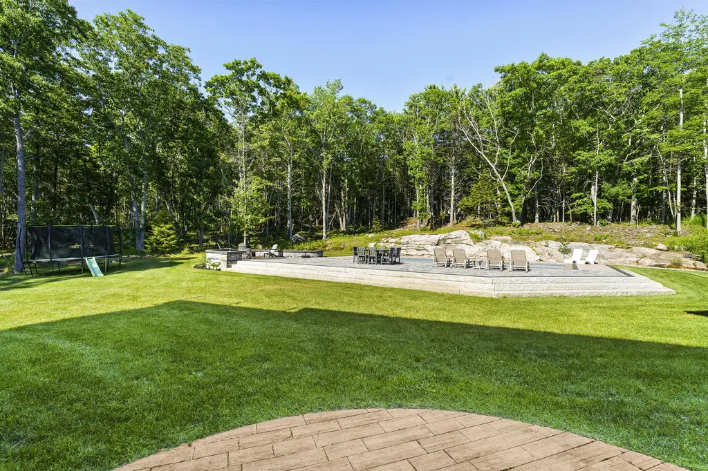 34 Stonewall Road Harpswell ME 04079