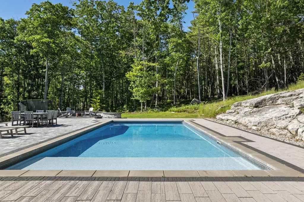 34 Stonewall Road Harpswell ME 04079