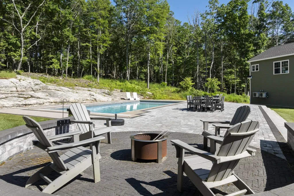 34 Stonewall Road Harpswell ME 04079
