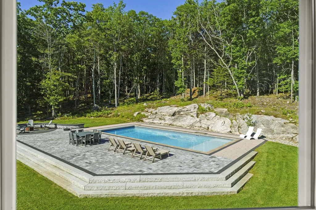 34 Stonewall Road Harpswell ME 04079