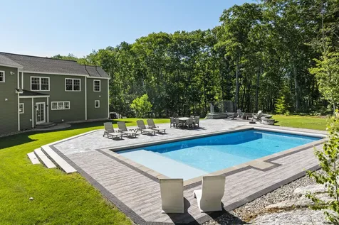34 Stonewall Road Harpswell ME 04079
