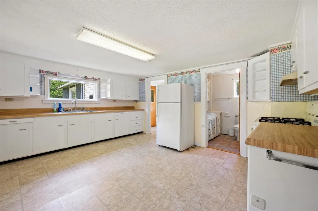 85 Stillwater Avenue Orono ME 04473