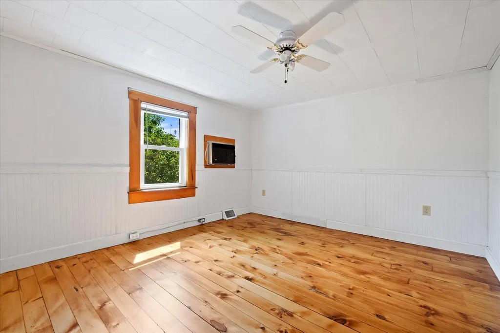 85 Stillwater Avenue Orono ME 04473