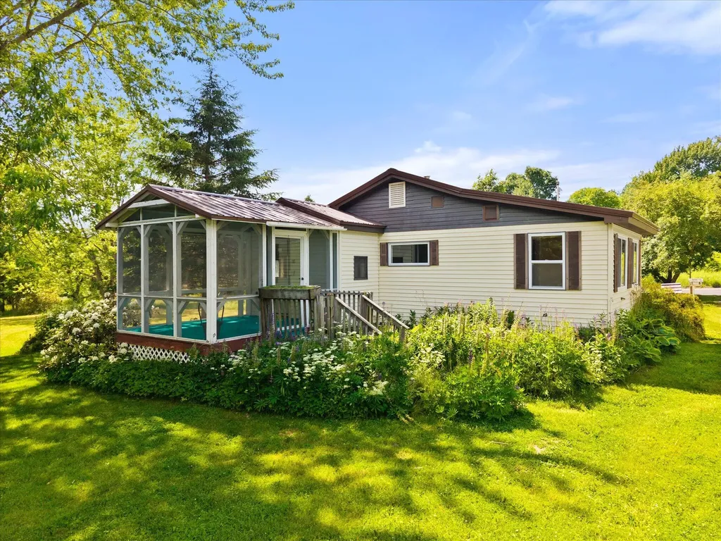 85 Stillwater Avenue Orono ME 04473