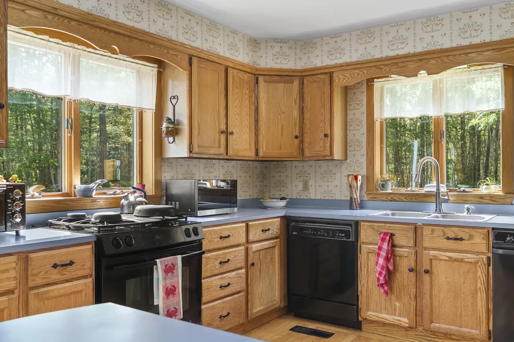 417 Lower Round Pond Road Bristol ME 04539