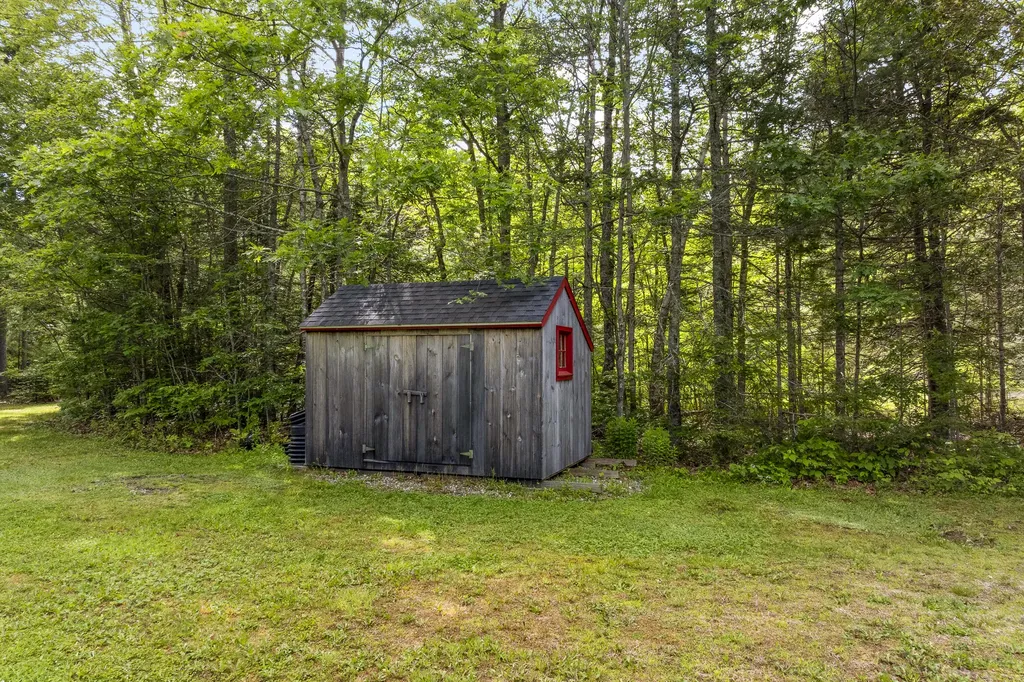 417 Lower Round Pond Road Bristol ME 04539