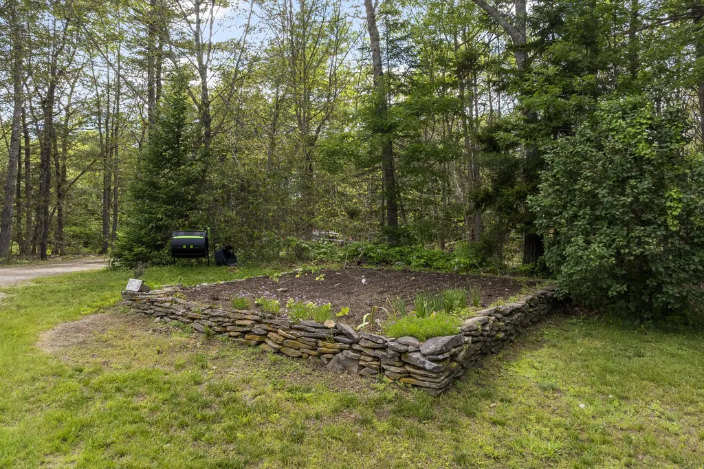 417 Lower Round Pond Road Bristol ME 04539