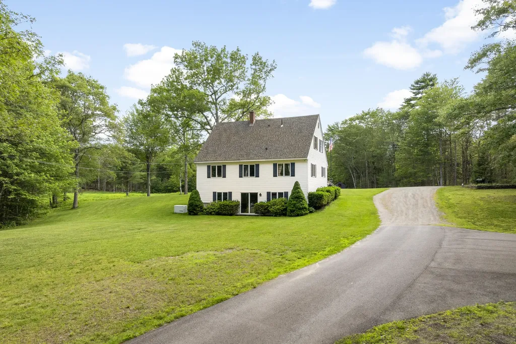 417 Lower Round Pond Road Bristol ME 04539