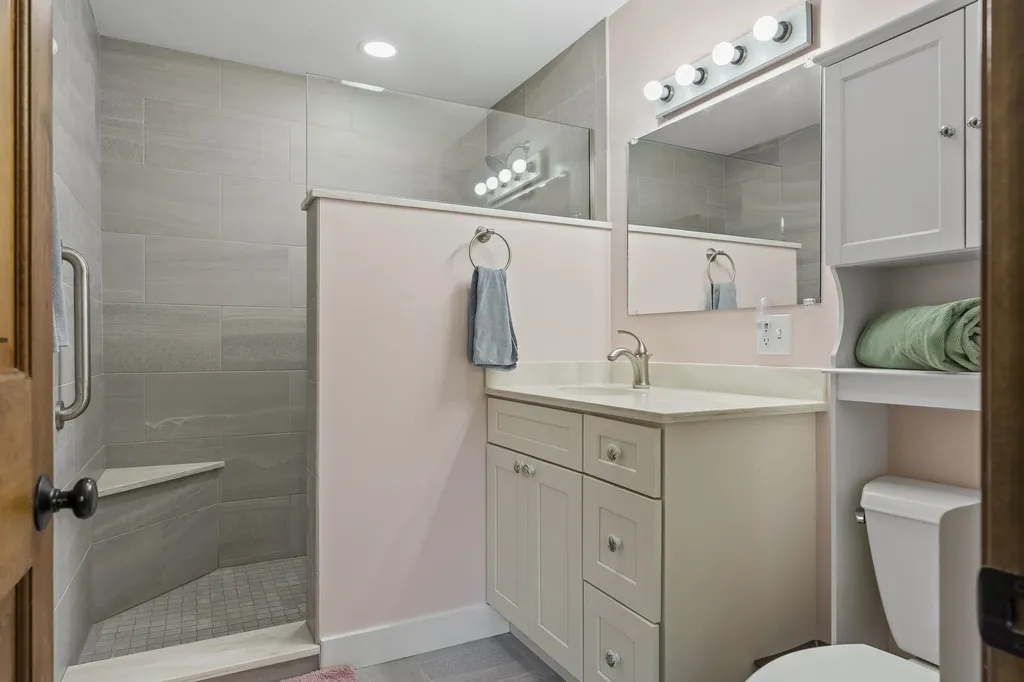 417 Lower Round Pond Road Bristol ME 04539
