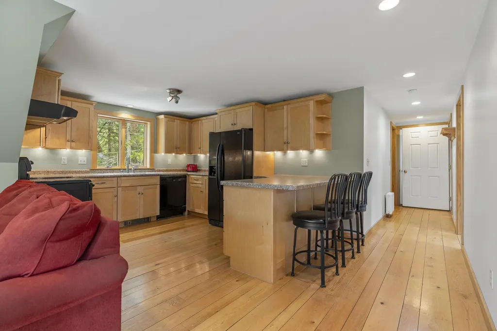 417 Lower Round Pond Road Bristol ME 04539