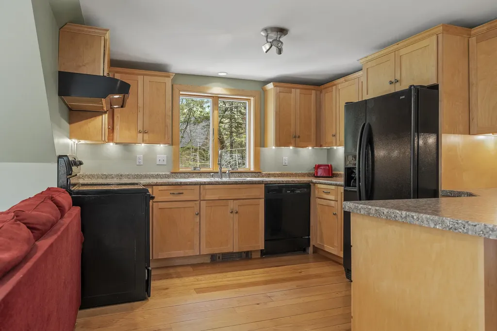 417 Lower Round Pond Road Bristol ME 04539