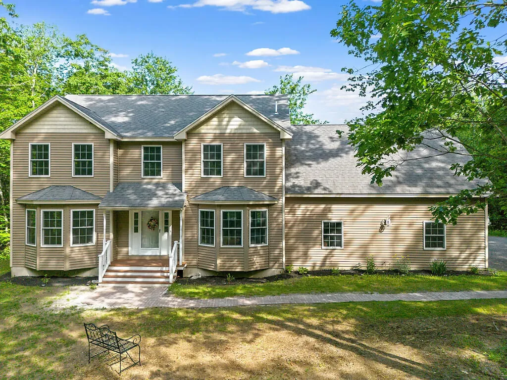 25 Lake Grove Lane Auburn ME 04210