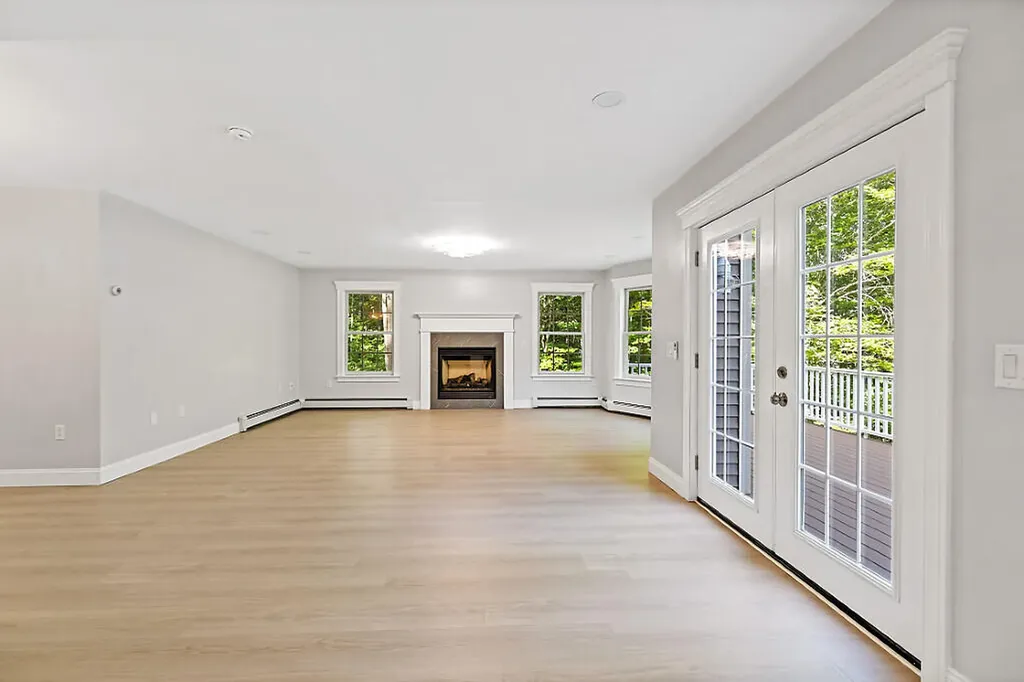 25 Lake Grove Lane Auburn ME 04210