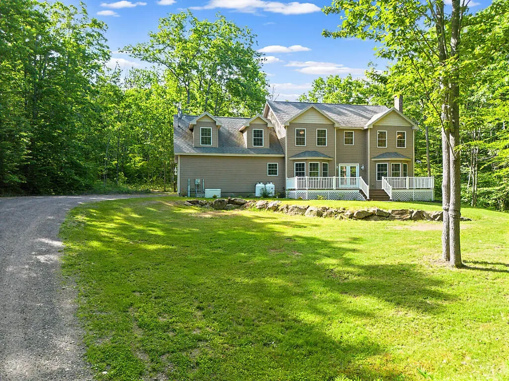 25 Lake Grove Lane Auburn ME 04210
