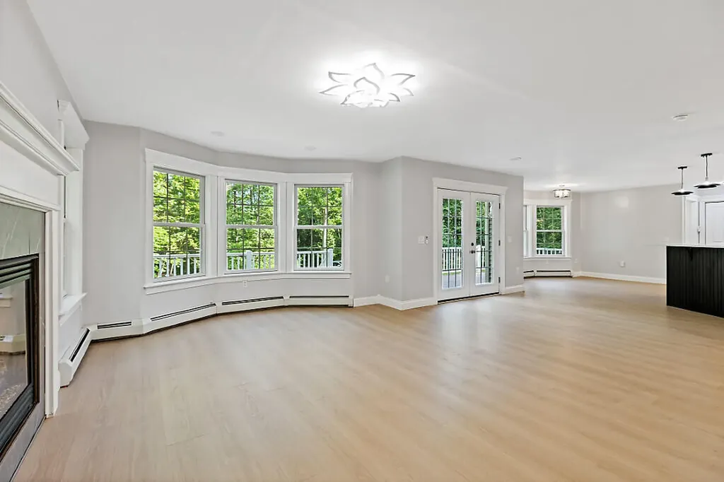 25 Lake Grove Lane Auburn ME 04210