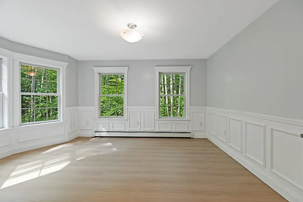 25 Lake Grove Lane Auburn ME 04210