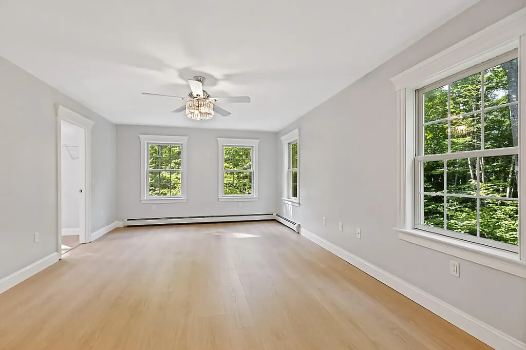 25 Lake Grove Lane Auburn ME 04210