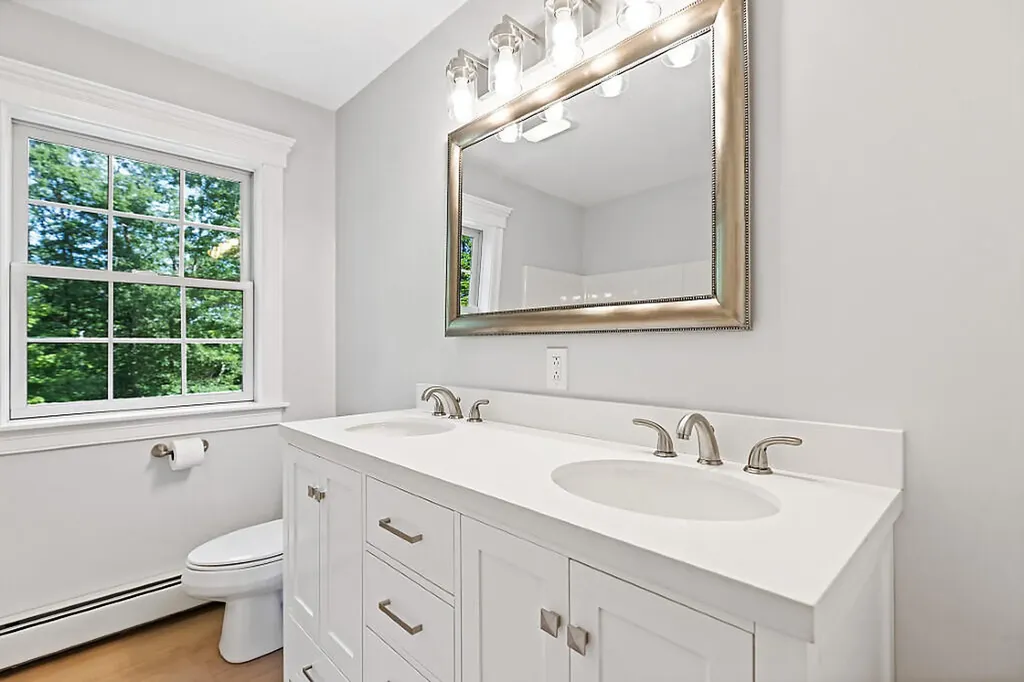 25 Lake Grove Lane Auburn ME 04210