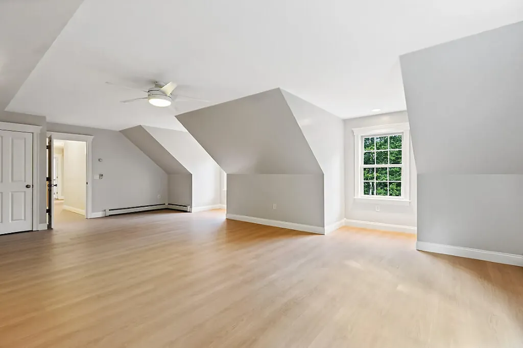 25 Lake Grove Lane Auburn ME 04210