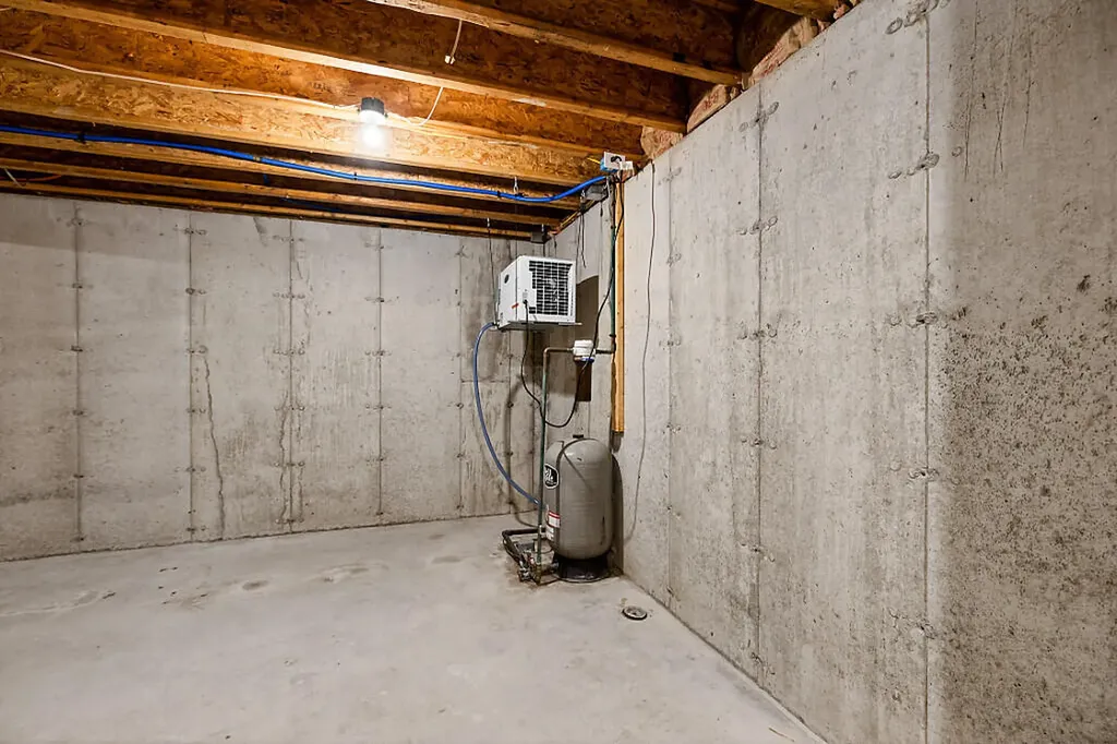 25 Lake Grove Lane Auburn ME 04210