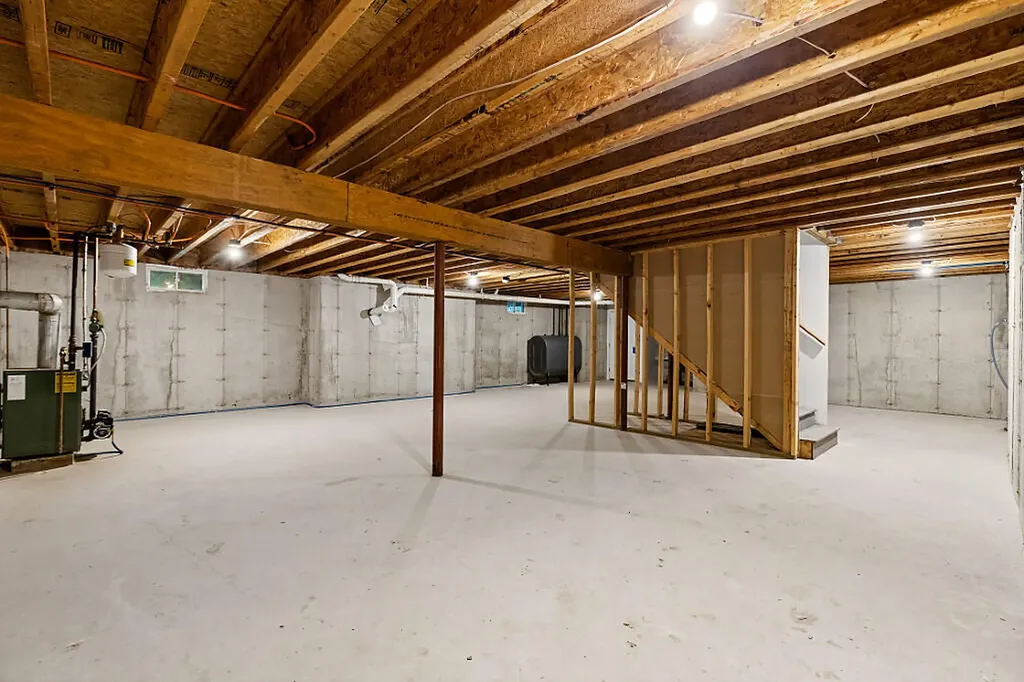 25 Lake Grove Lane Auburn ME 04210