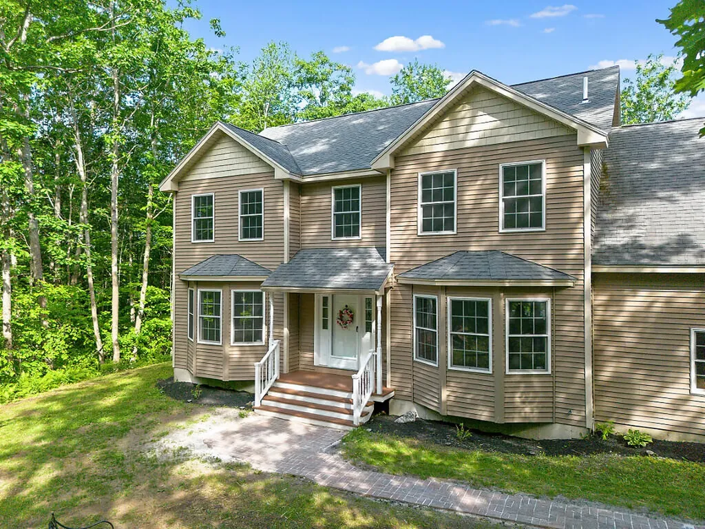 25 Lake Grove Lane Auburn ME 04210