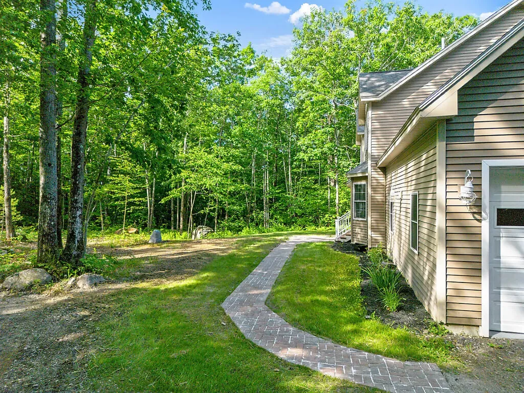 25 Lake Grove Lane Auburn ME 04210