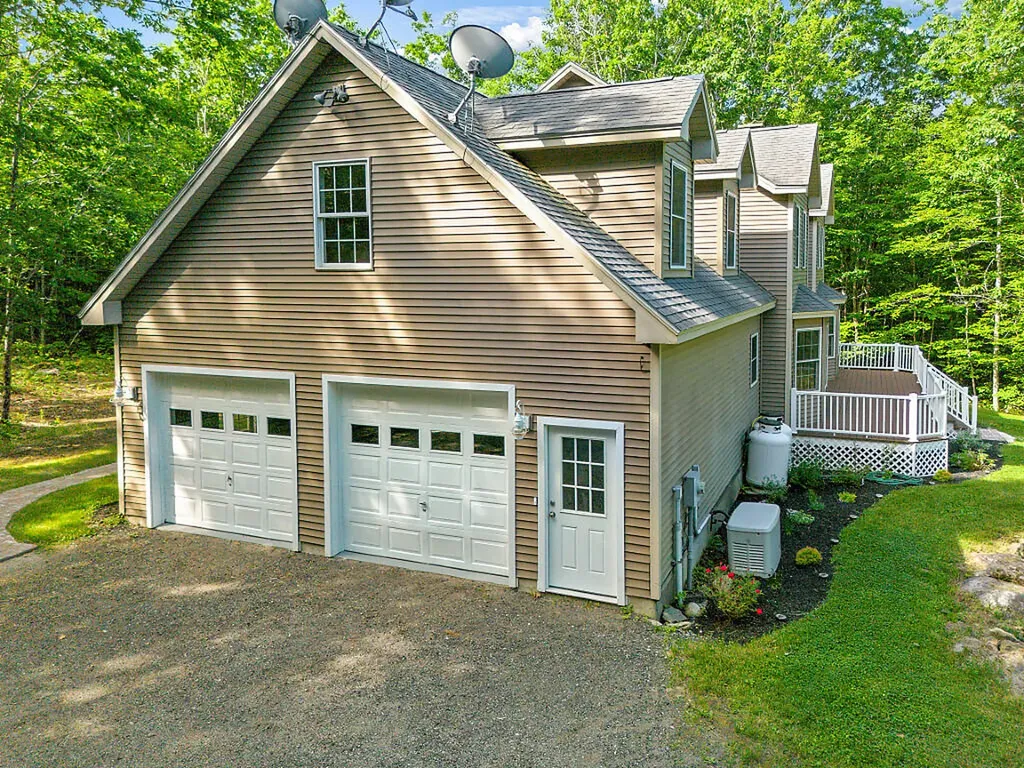25 Lake Grove Lane Auburn ME 04210
